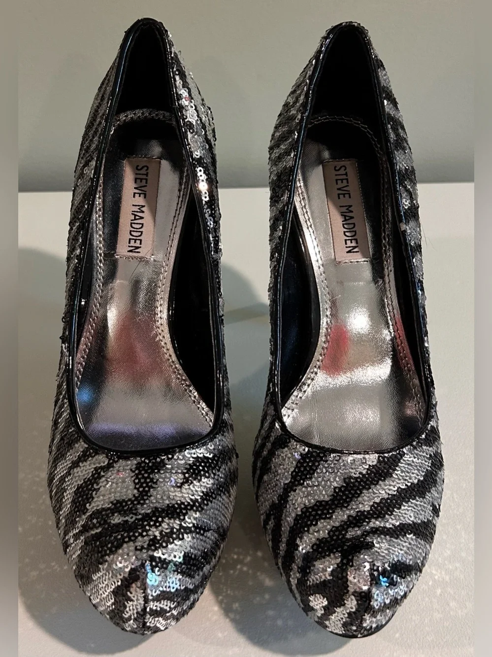 Steve Madden Sequin Zebra Platform Pumps 7.5 Disco Glam Statement Heels